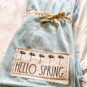 Rae Dunn Blanket 🆕 NWT Hello Spring Throw
